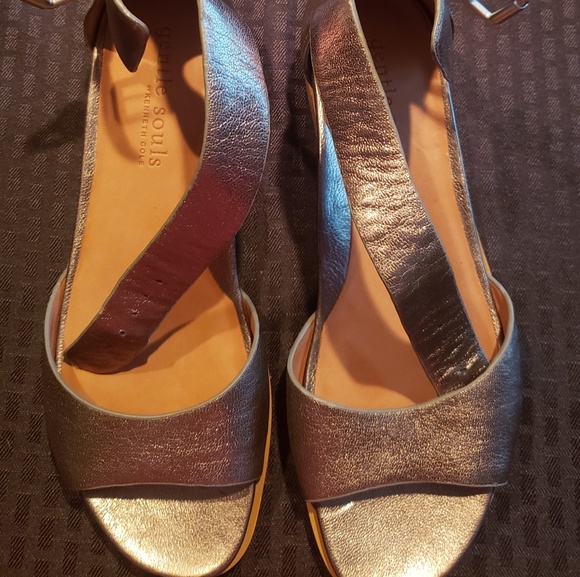 Gentle Souls by Kenneth Cole - Picture 2 of 4